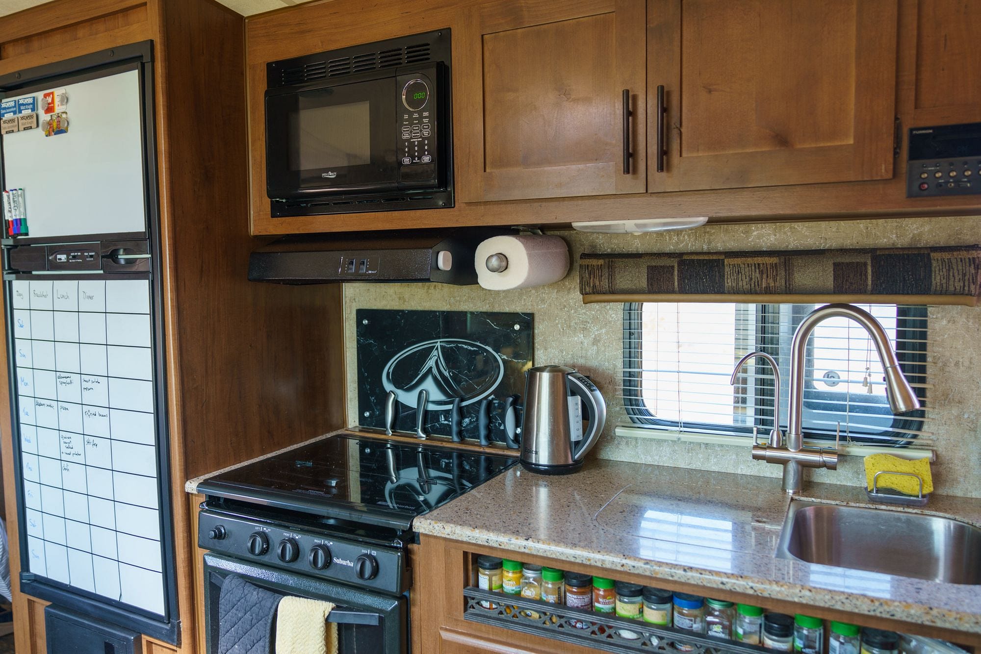 Outdoors RV 21RBS Kitchen