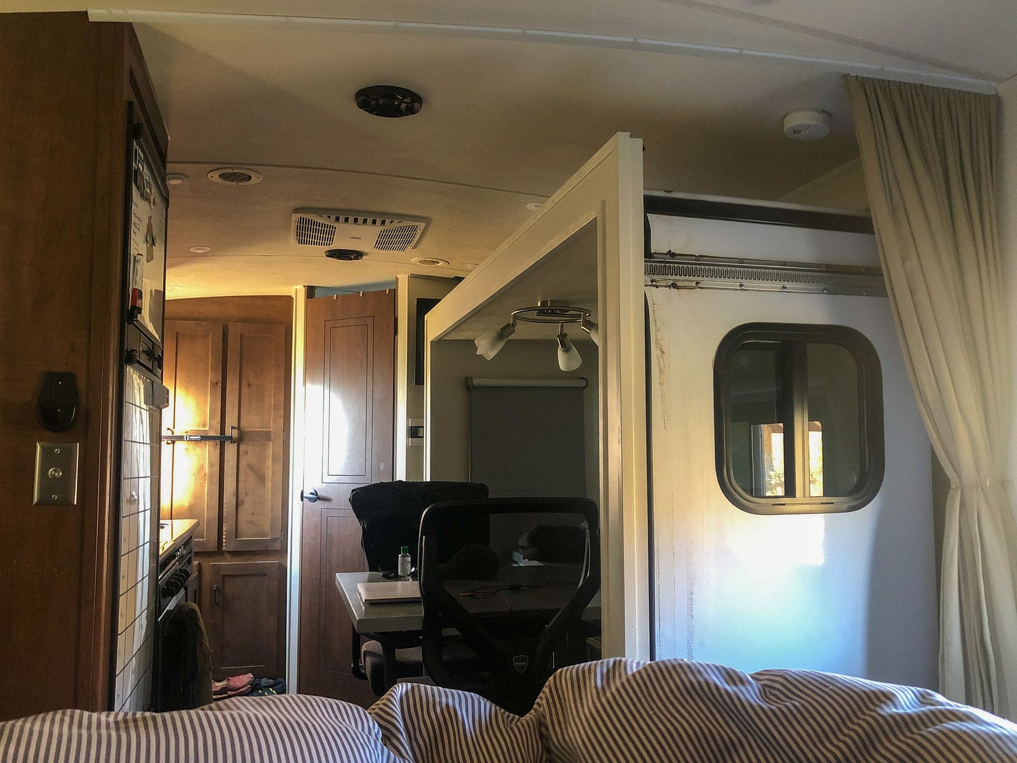 Outdoors RV 21RBS Slide