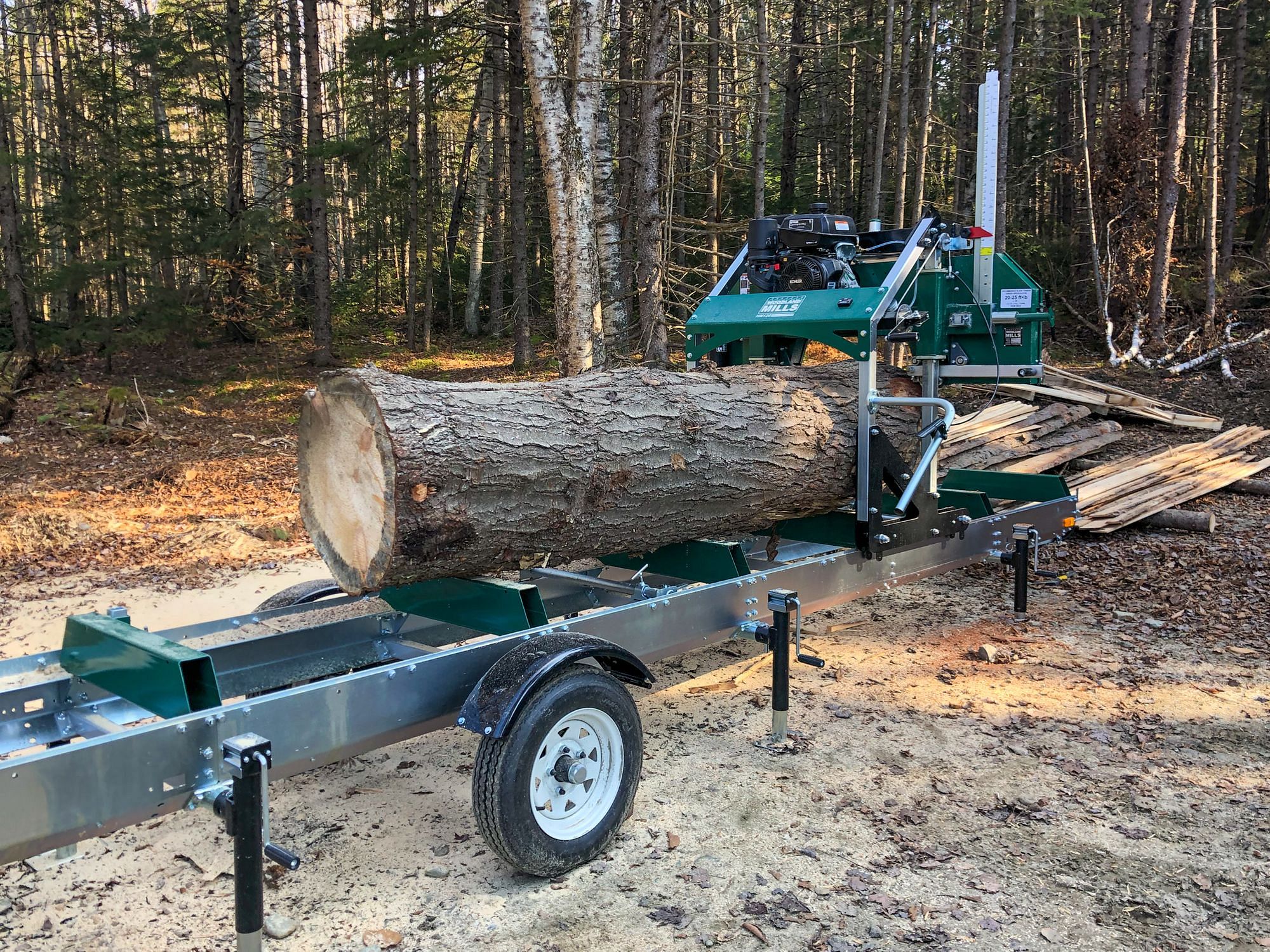 Woodland Mills HM126 Sawmill Pine Log