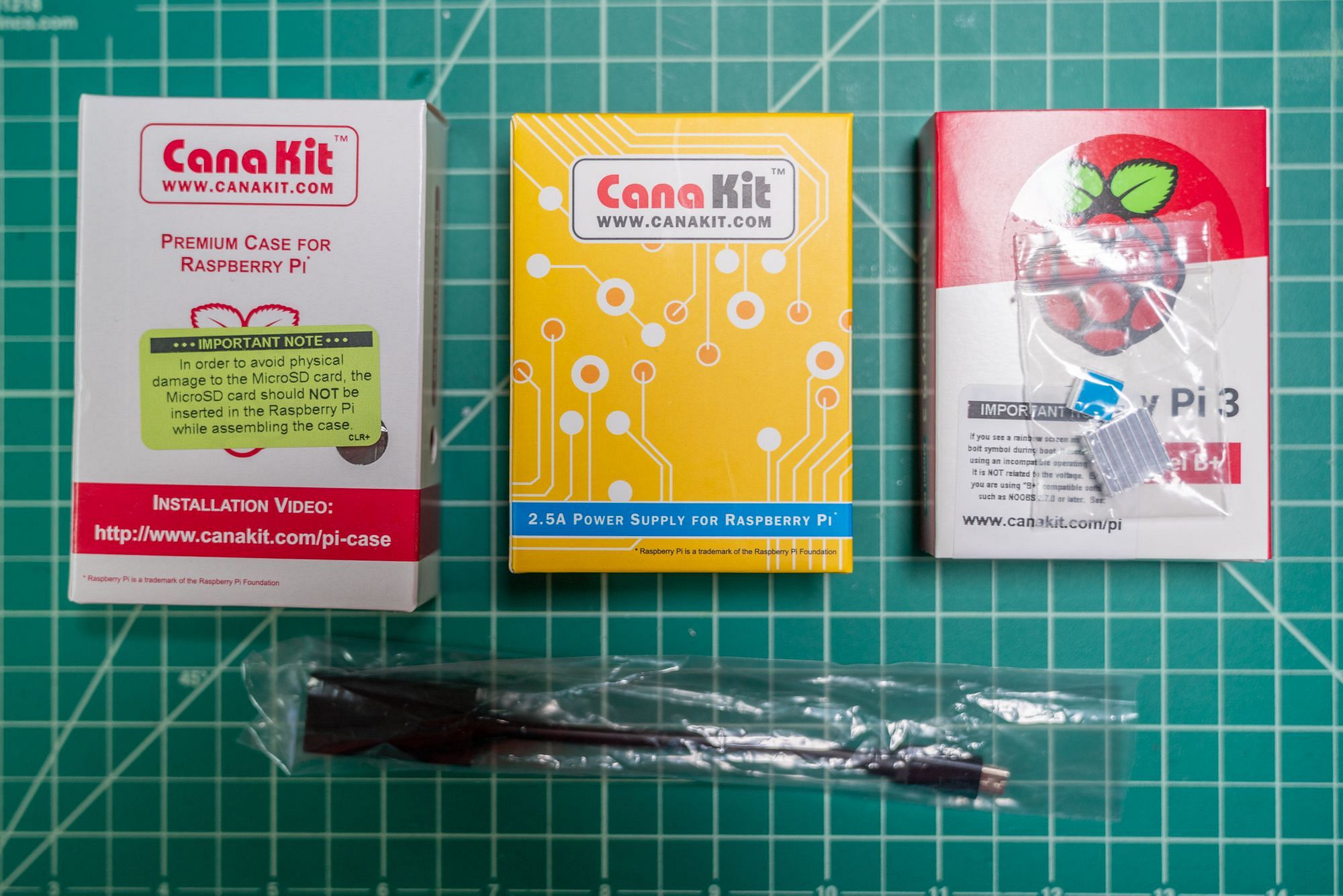 CanaKit Raspberry Pi 3 Contents