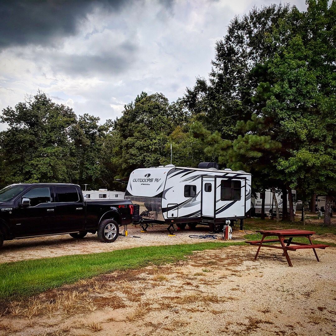 Rainbows's End Escapees Campground