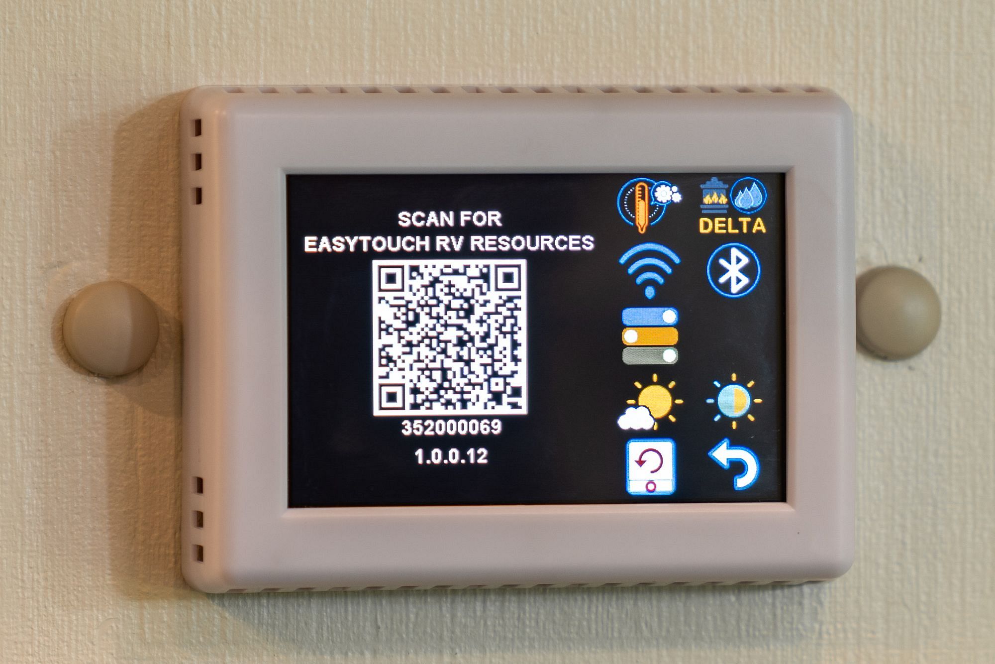 EasyTouch RV Day Night Mode