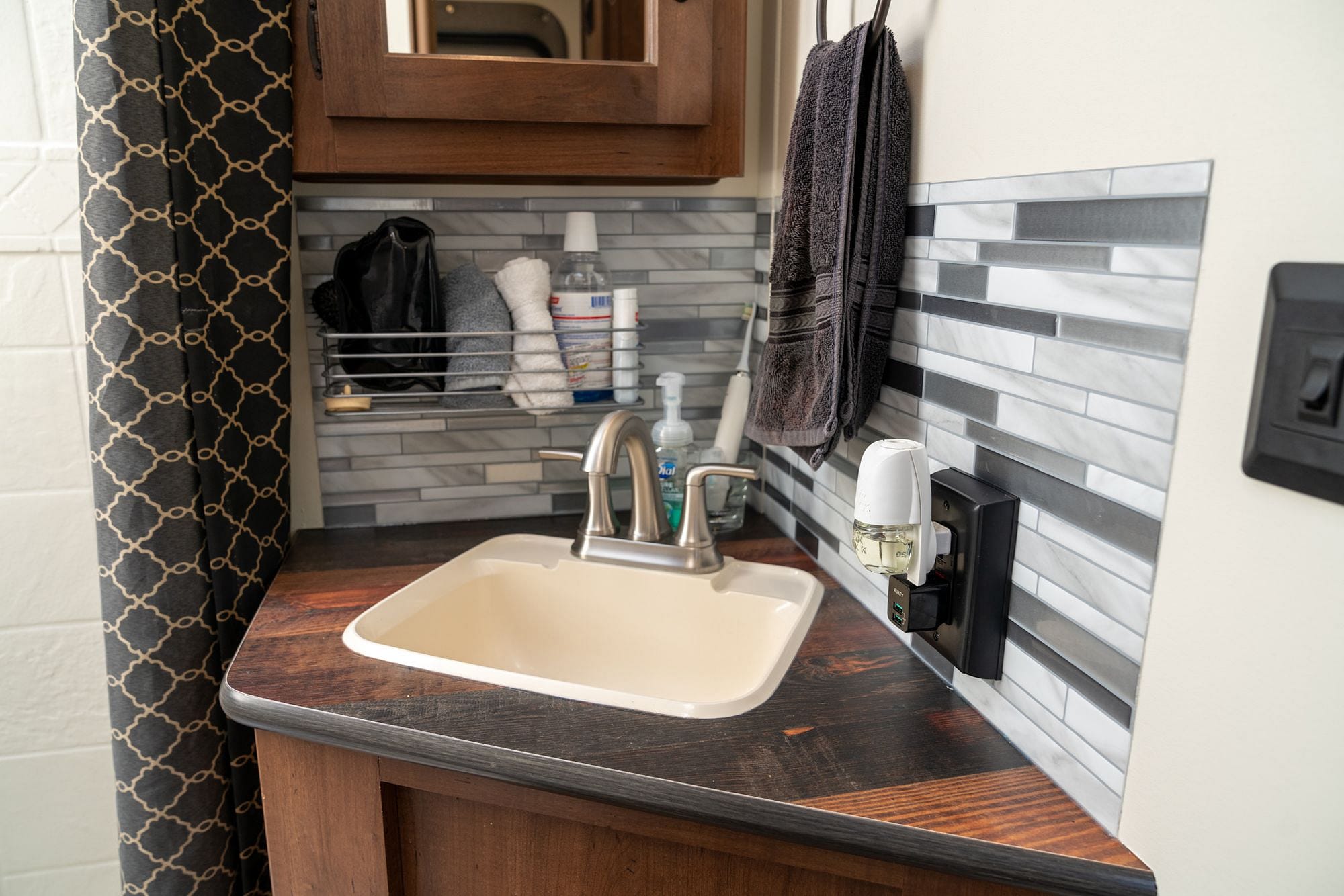 RV Bathroom Backsplash