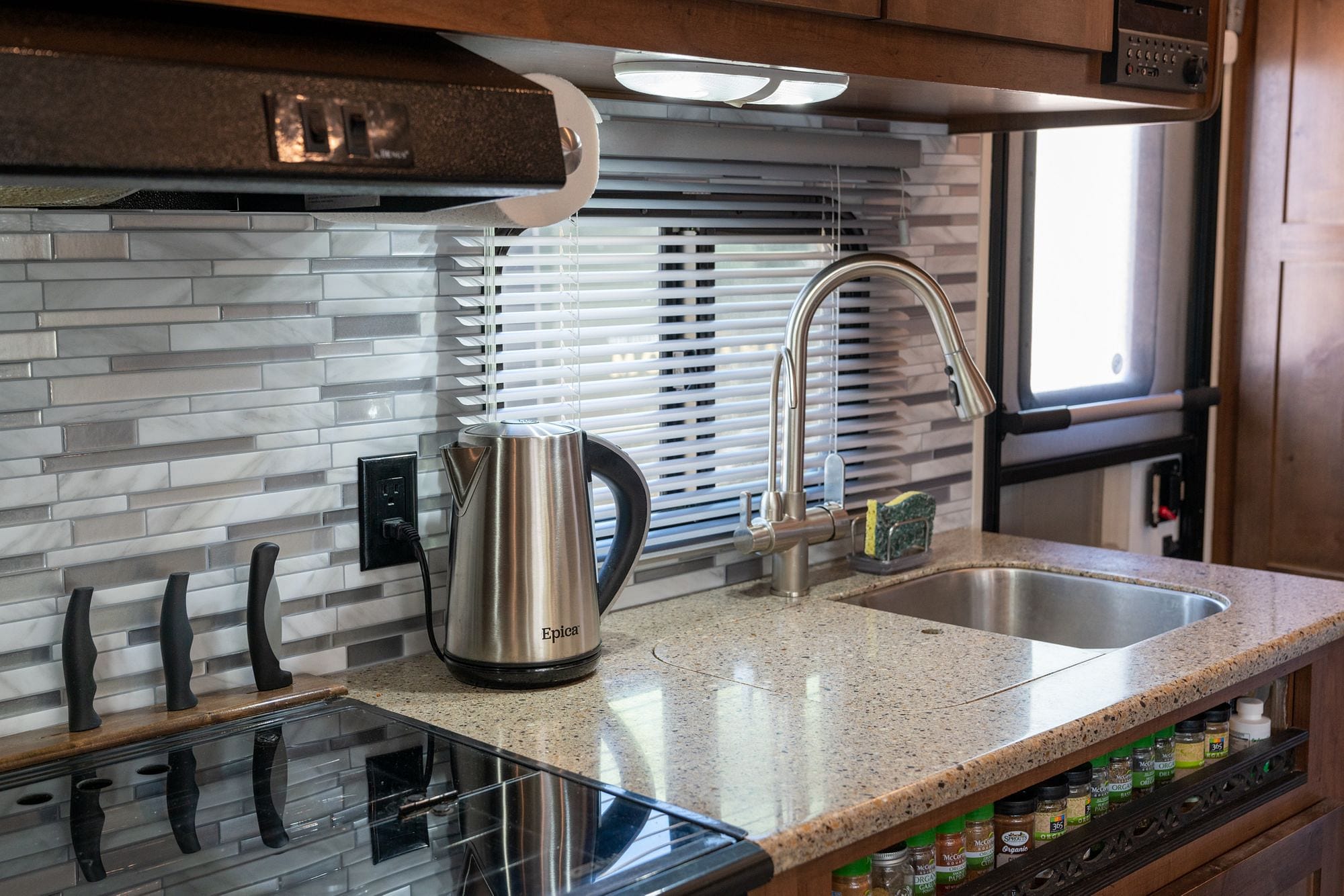 Hunter Douglas RV Blind