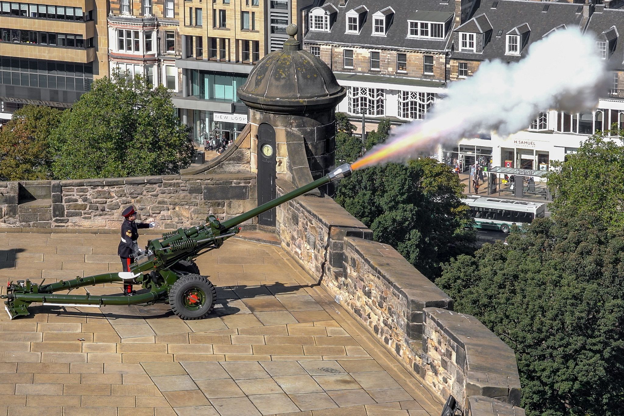 Edinburgh Castle's One O'Clock Gun